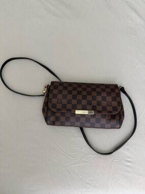 Designer-Style Brown Check Crossbody Bag